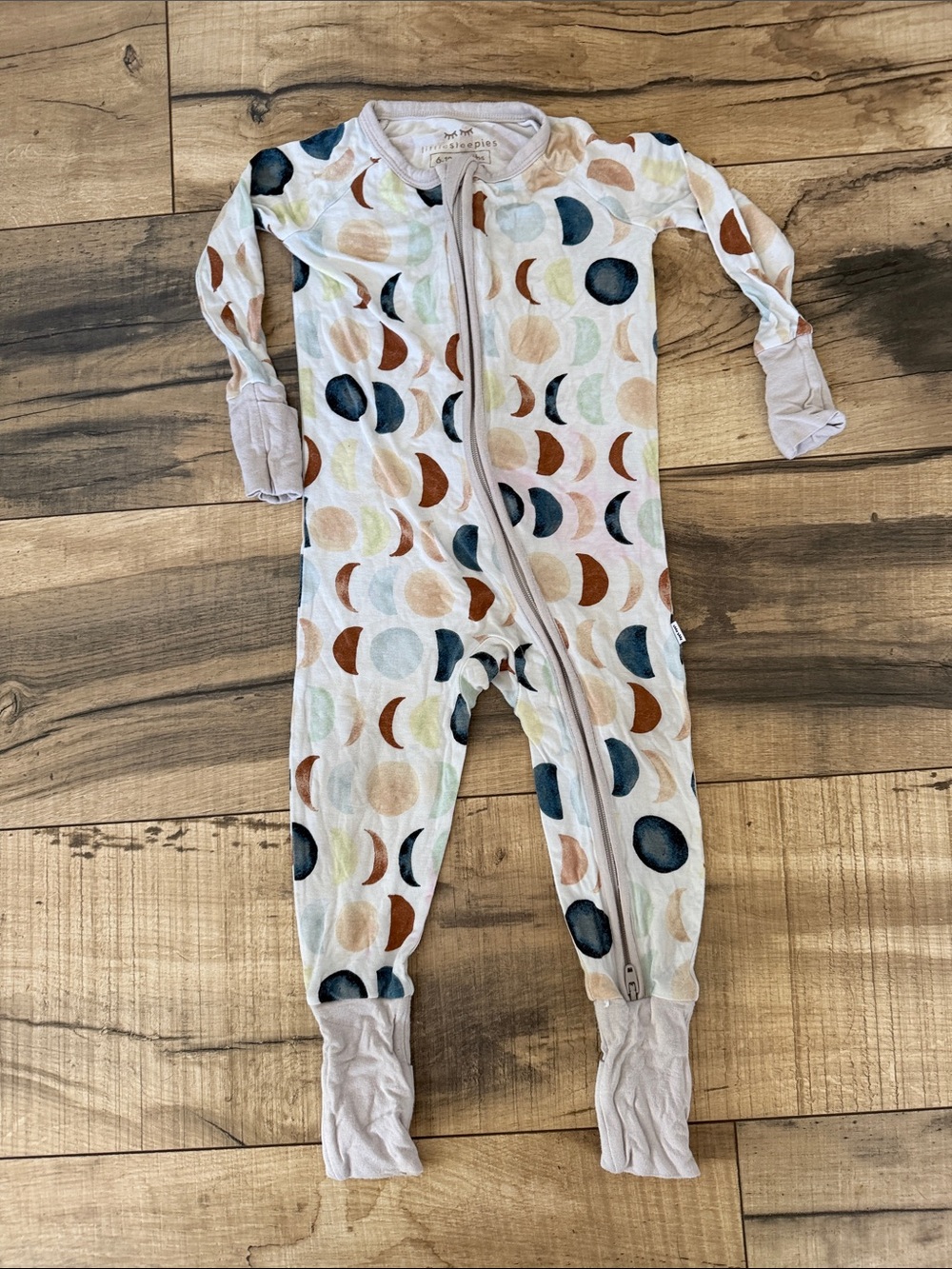 Little Sleepies Luna Neutral Zippy